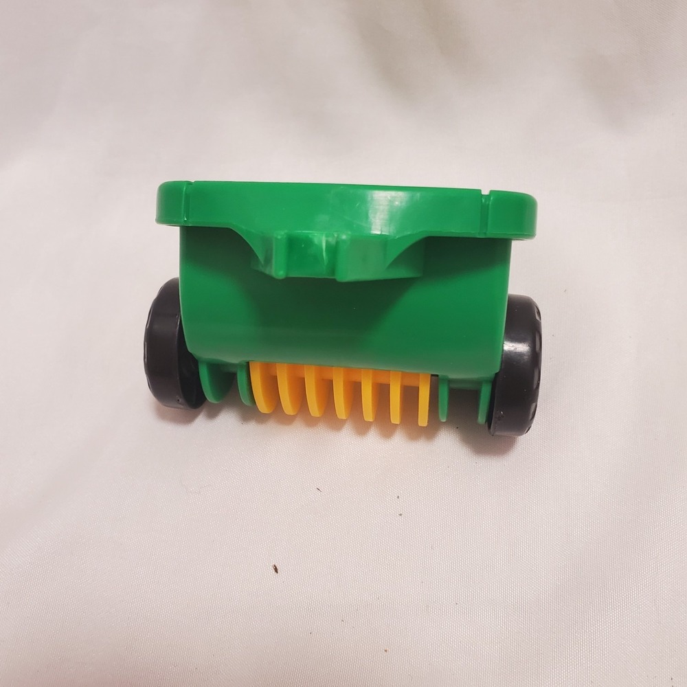 Fisher Price Little People Green FERTILIZER SPREADER CART for TRACTOR FARM Barn